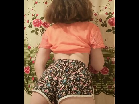 ❤️ Babe żagħżugħa sexy tqaxxir ix-xorts tagħha fuq il-kamera ❌ Video tal-ħakk lilna mt.cbddeluxe.top ❌️❤