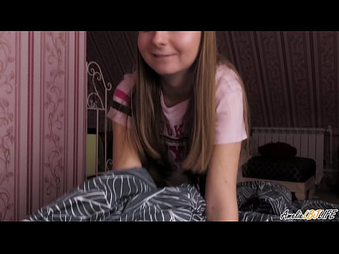 ❤️ Blondie Terda l-BFF tagħha Profondament u Gets Cum F'Ħalqha ❌ Video tal-ħakk lilna mt.cbddeluxe.top ❌️❤